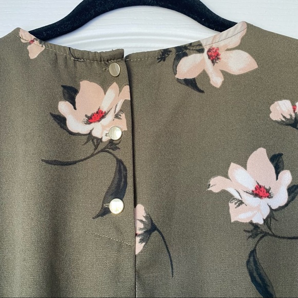 Dynamite Floral Dress - Picture 3 of 4